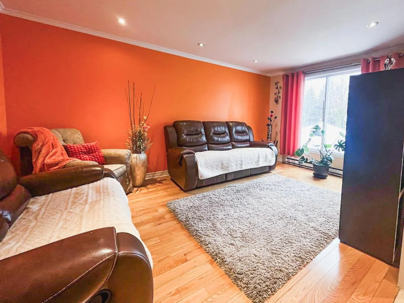 Spacious House Near Downtown Mtl Montreal Canada